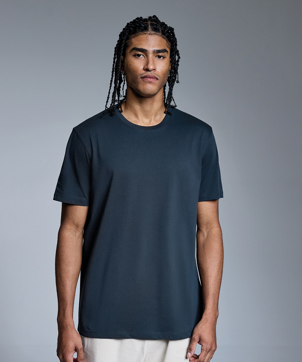 Anthem Midweight t-shirt, lifestyle photo