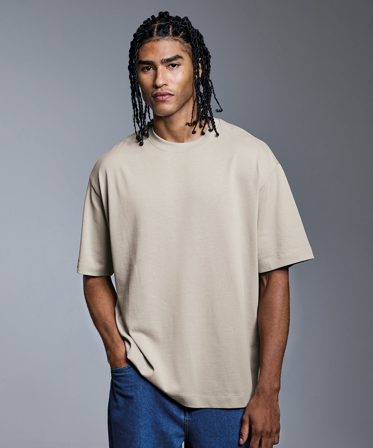 Anthem Amplify heavyweight t-shirt, lifestyle photo