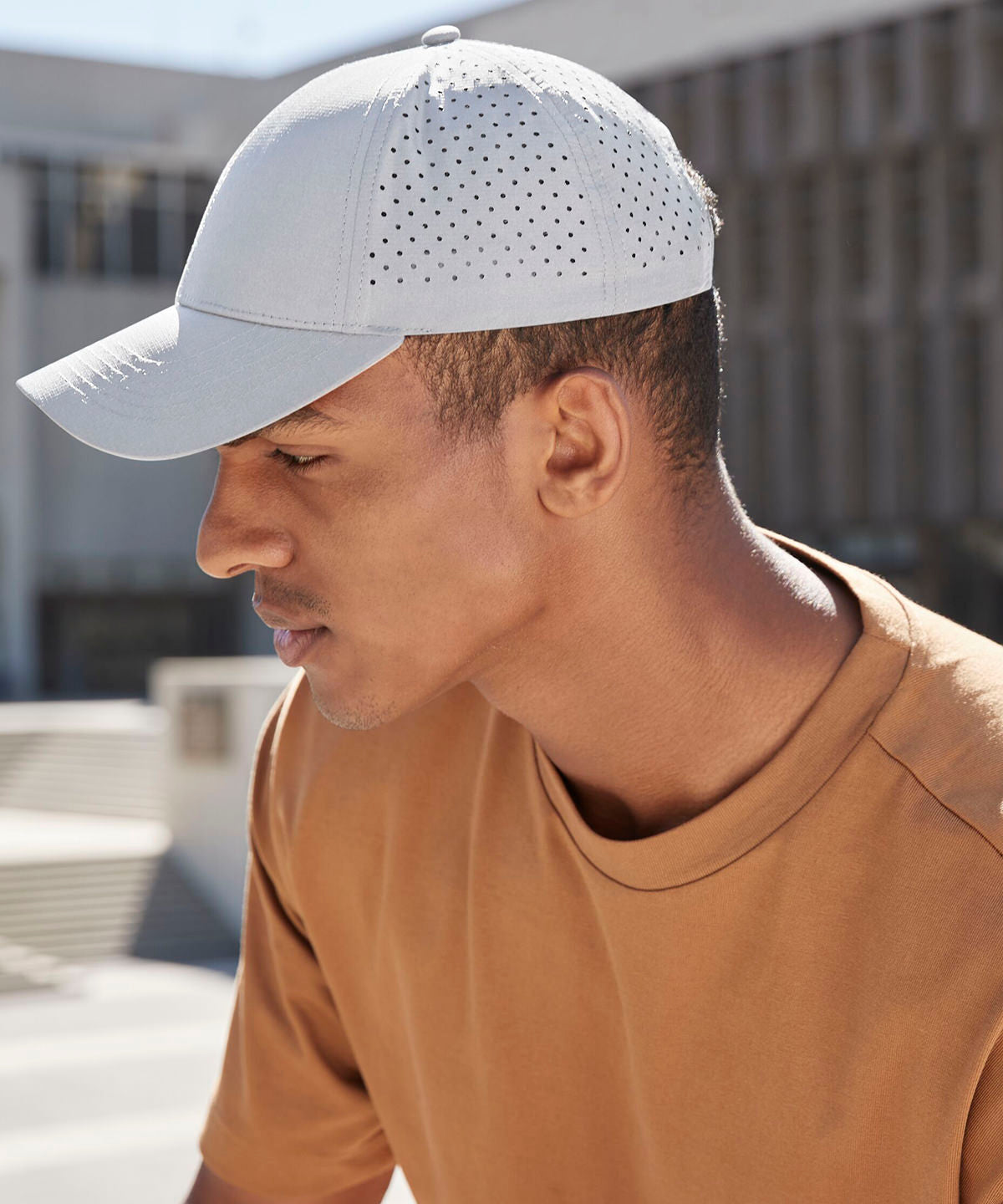 Beechfield Laser performance trucker, lifestyle photo