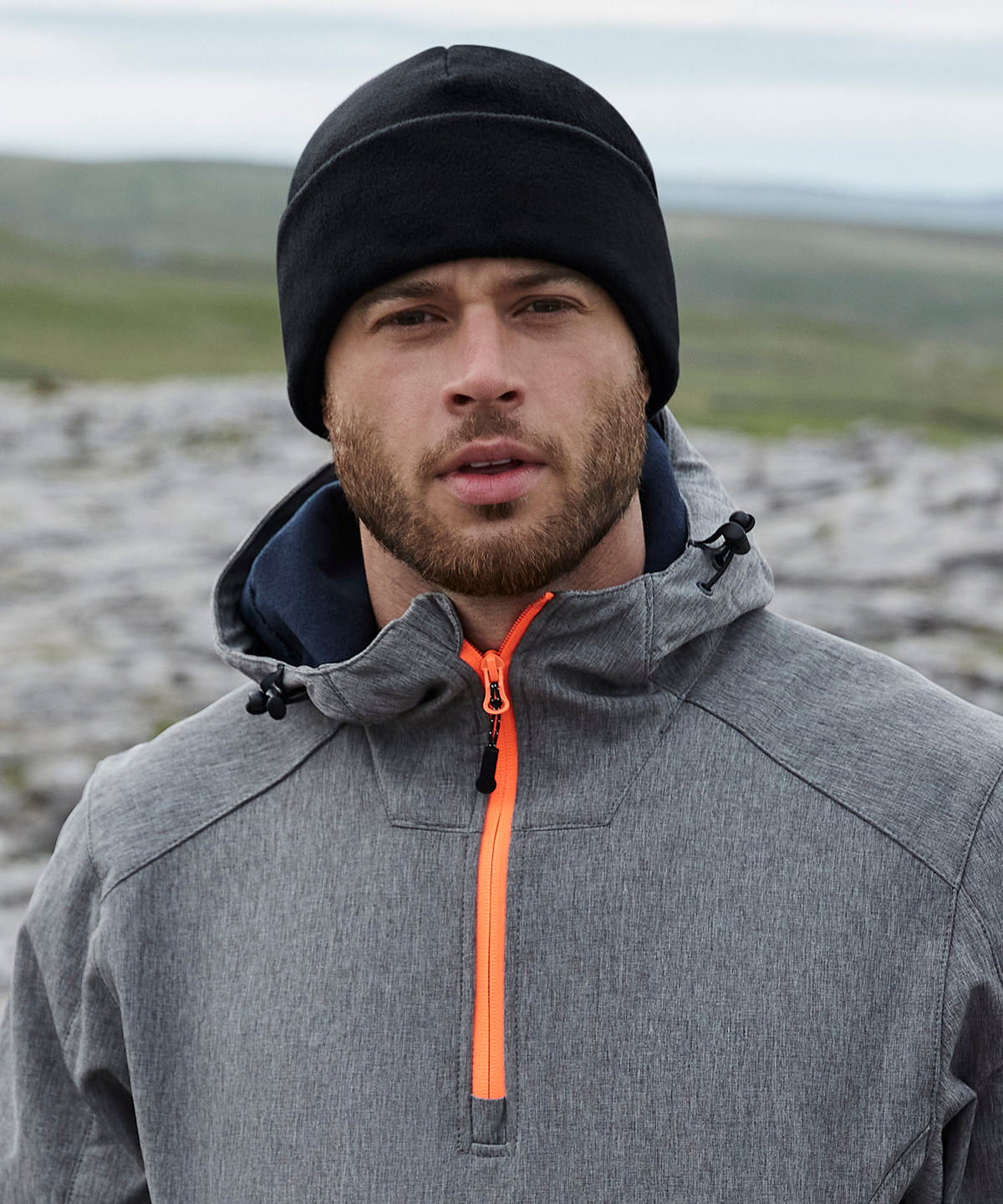 Beechfield Recycled fleece cuffed beanie, lifestyle photo