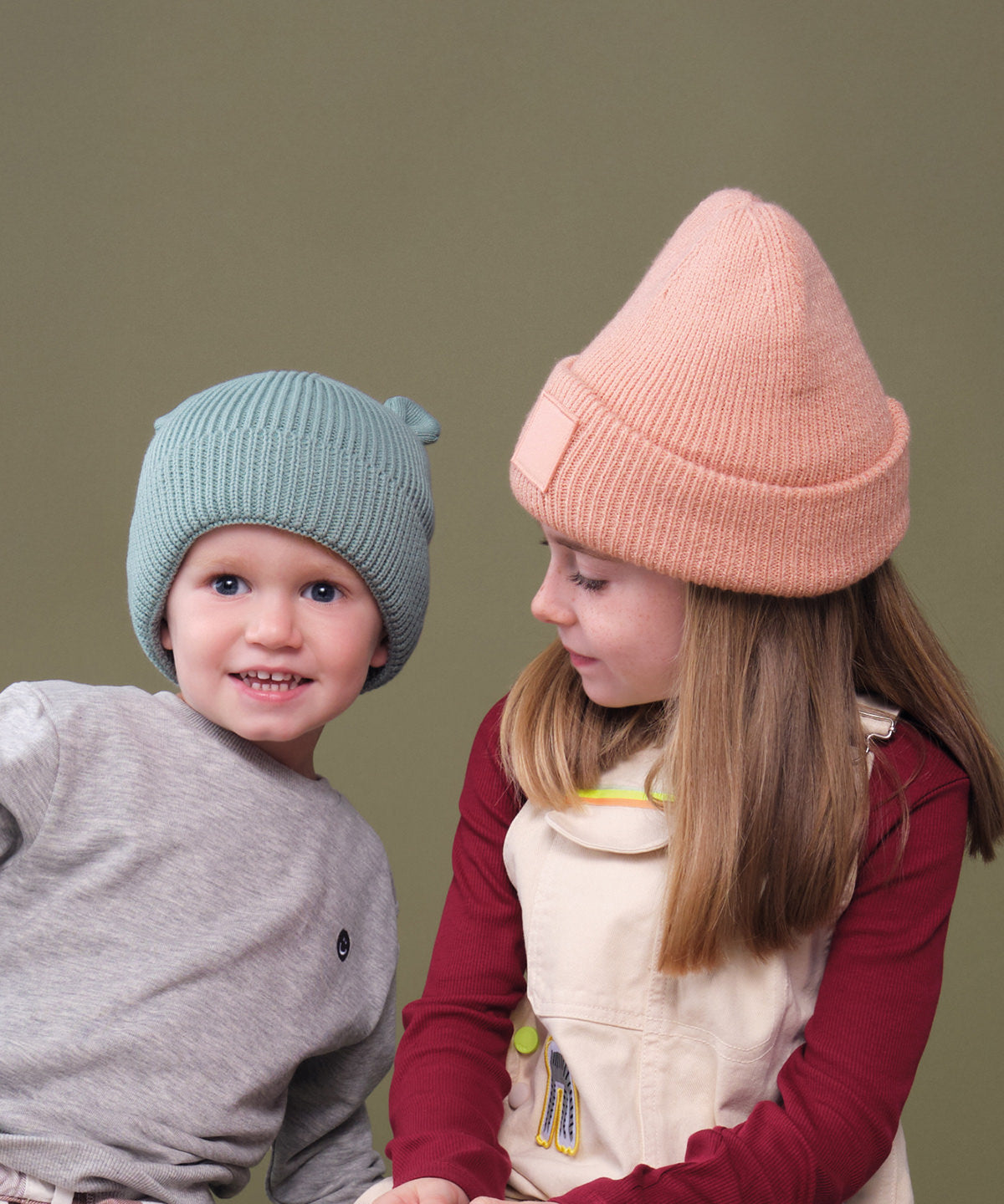 Beechfield Organic baby bear beanie, lifestyle photo