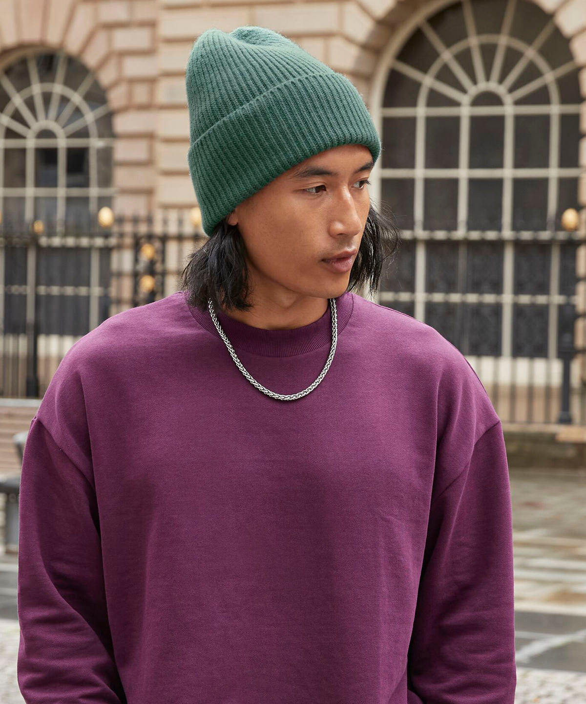 Beechfield Oversized cuffed beanie, lifestyle photo