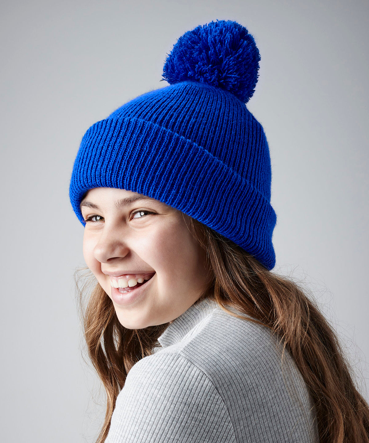 Beechfield Junior reflective bobble beanie, lifestyle photo