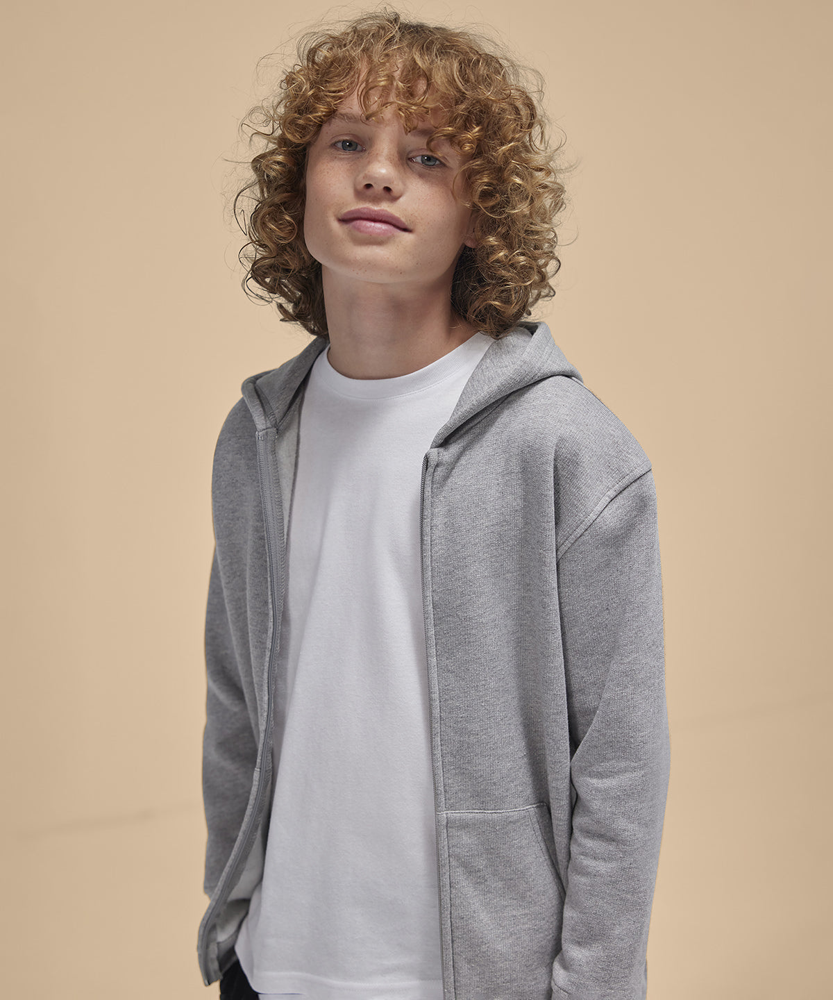 B&C Collection B&C ID.334 zip hoodie /kids, lifestyle photo