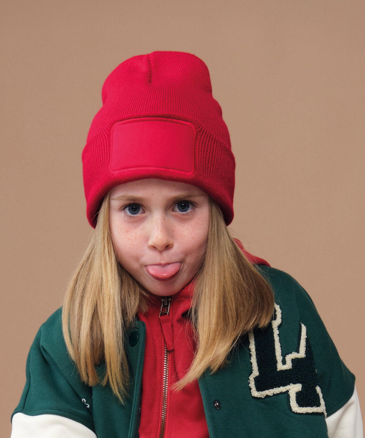 Beechfield Kids original patch beanie, lifestyle photo