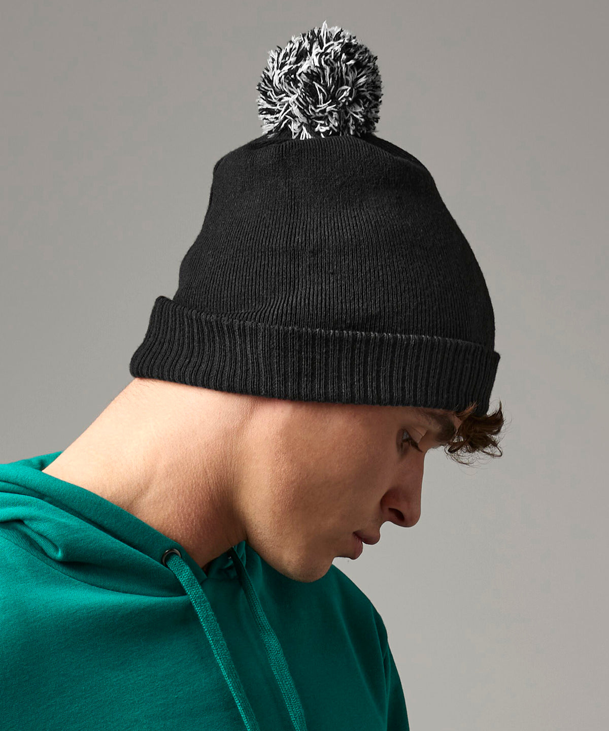 Beechfield Recycled Snowstar beanie, lifestyle photo