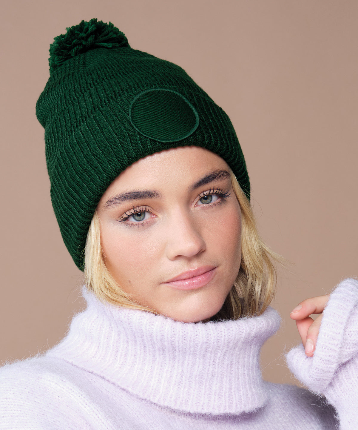 Beechfield Fan patch beanie, lifestyle photo