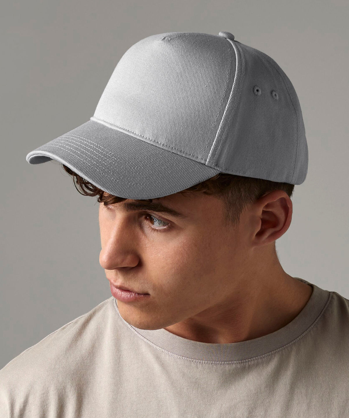 Beechfield Ultimate 5-panel cap, lifestyle photo