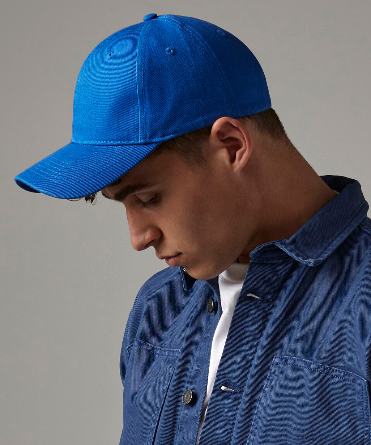 Beechfield Ultimate 6-panel cap, lifestyle photo