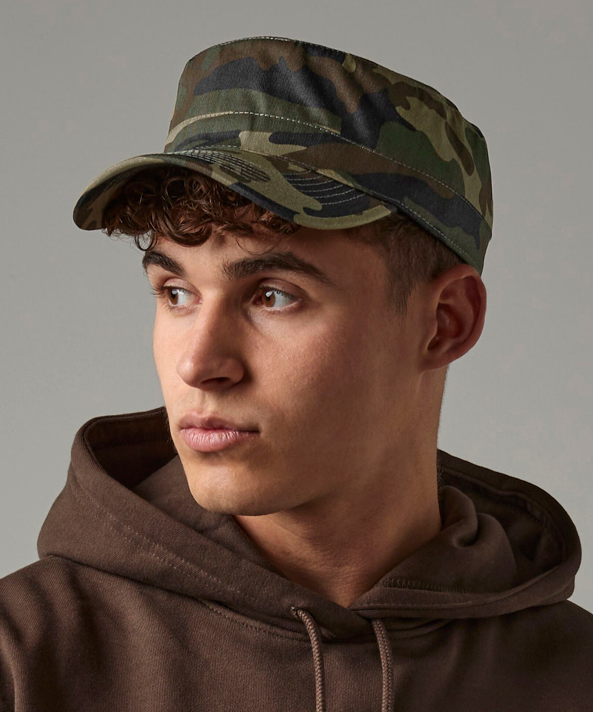 Beechfield Camo Army cap, lifestyle photo