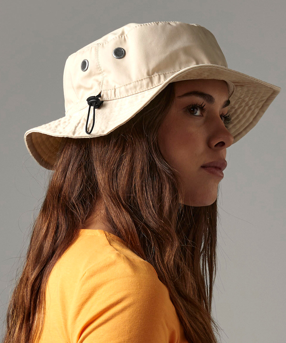 Beechfield Cargo bucket hat, lifestyle photo