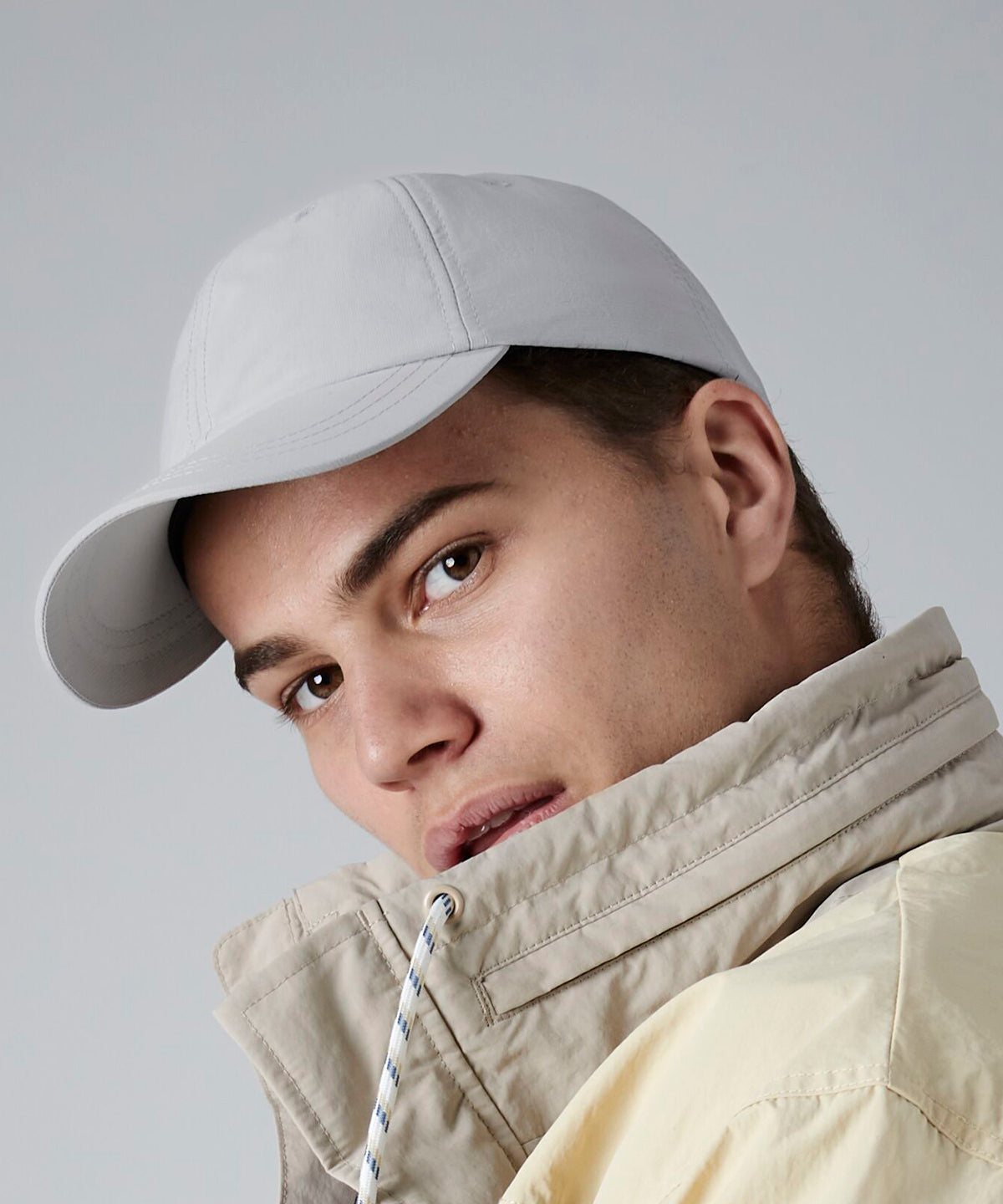 Beechfield Outdoor 6-panel cap, lifestyle photo