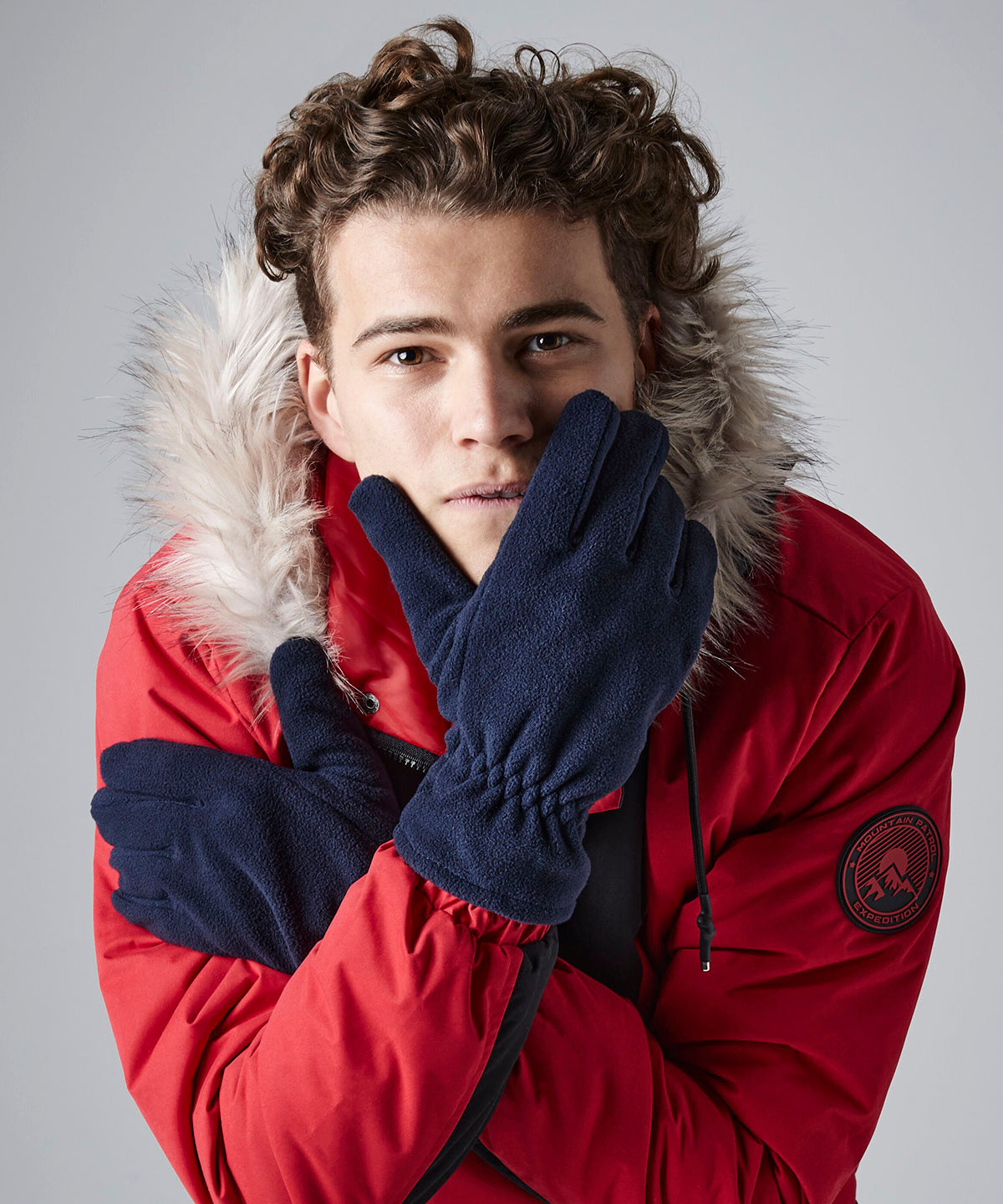 Beechfield Suprafleece alpine gloves, lifestyle photo