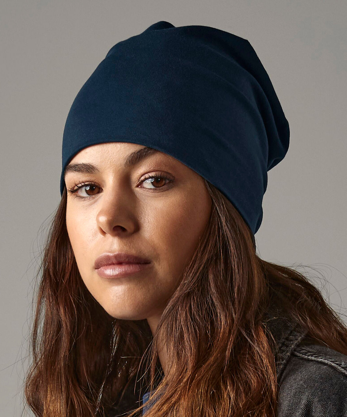 Beechfield Hemsedal cotton slouch beanie, lifestyle photo