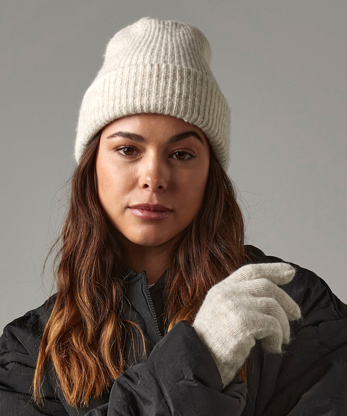 Beechfield Cosy ribbed beanie, lifestyle photo