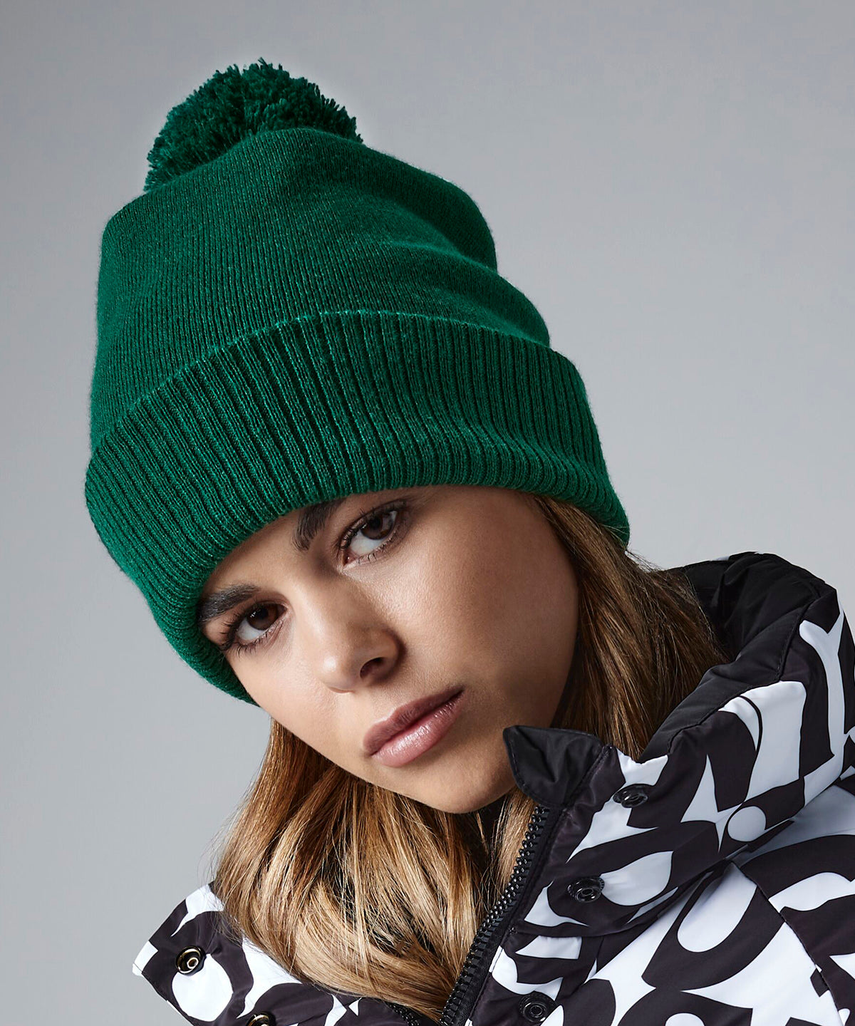 Beechfield Thermal Snowstar beanie, lifestyle photo