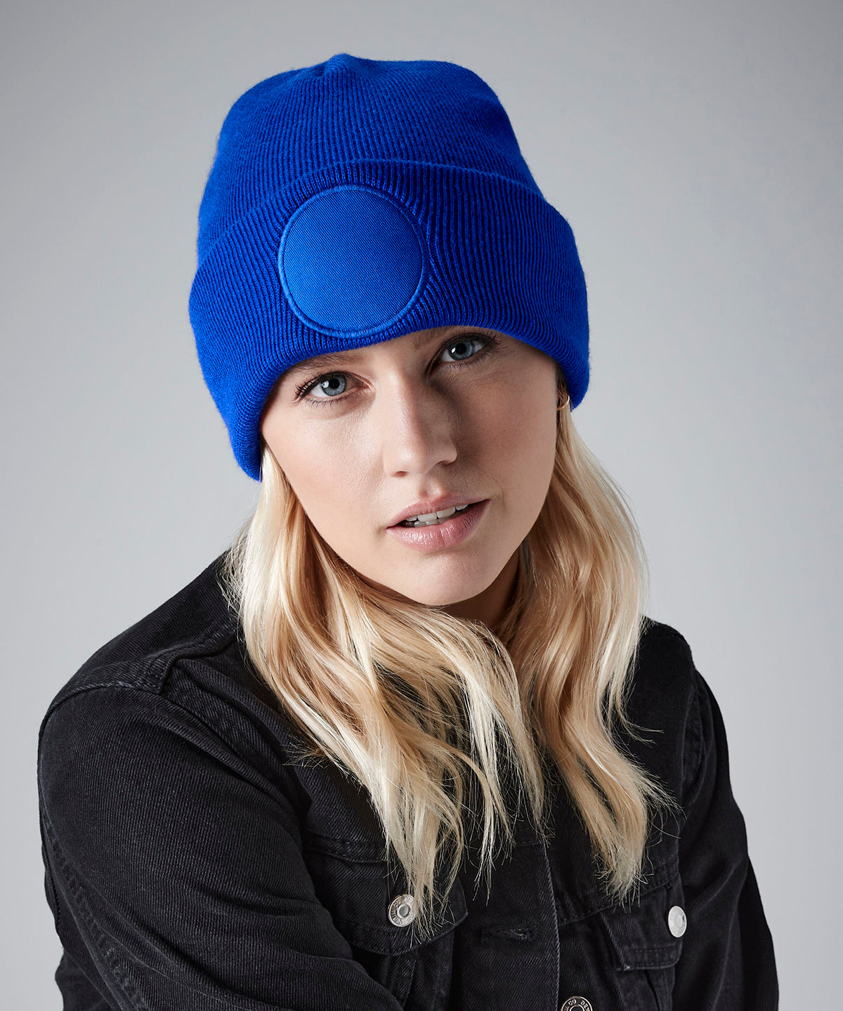 Beechfield Circular patch beanie, lifestyle photo
