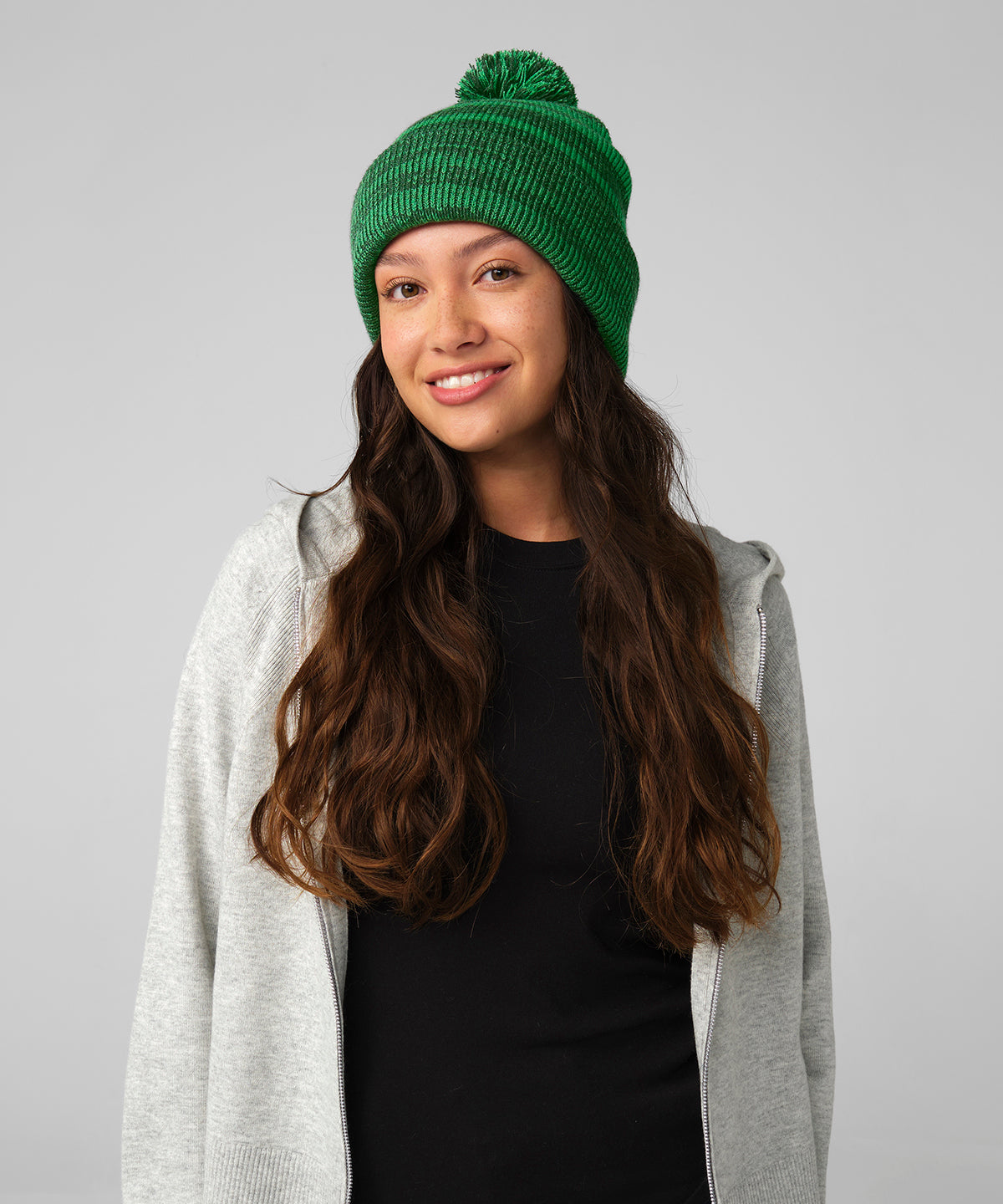 Beechfield Team stripe beanie, lifestyle photo