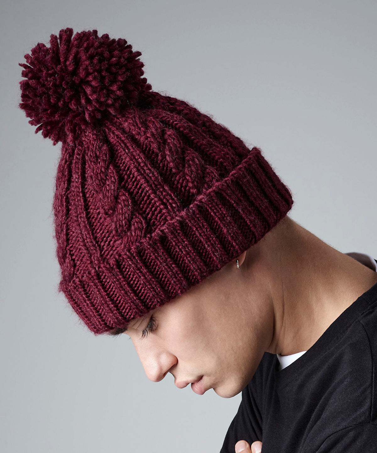 Beechfield Cable knit melange beanie, lifestyle photo