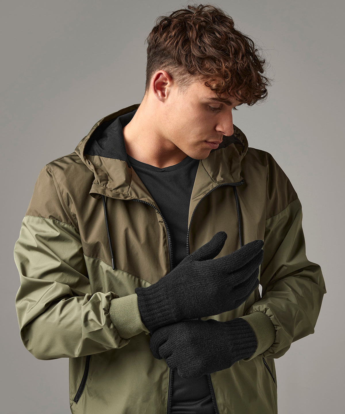 Beechfield Classic Thinsulate gloves, lifestyle photo
