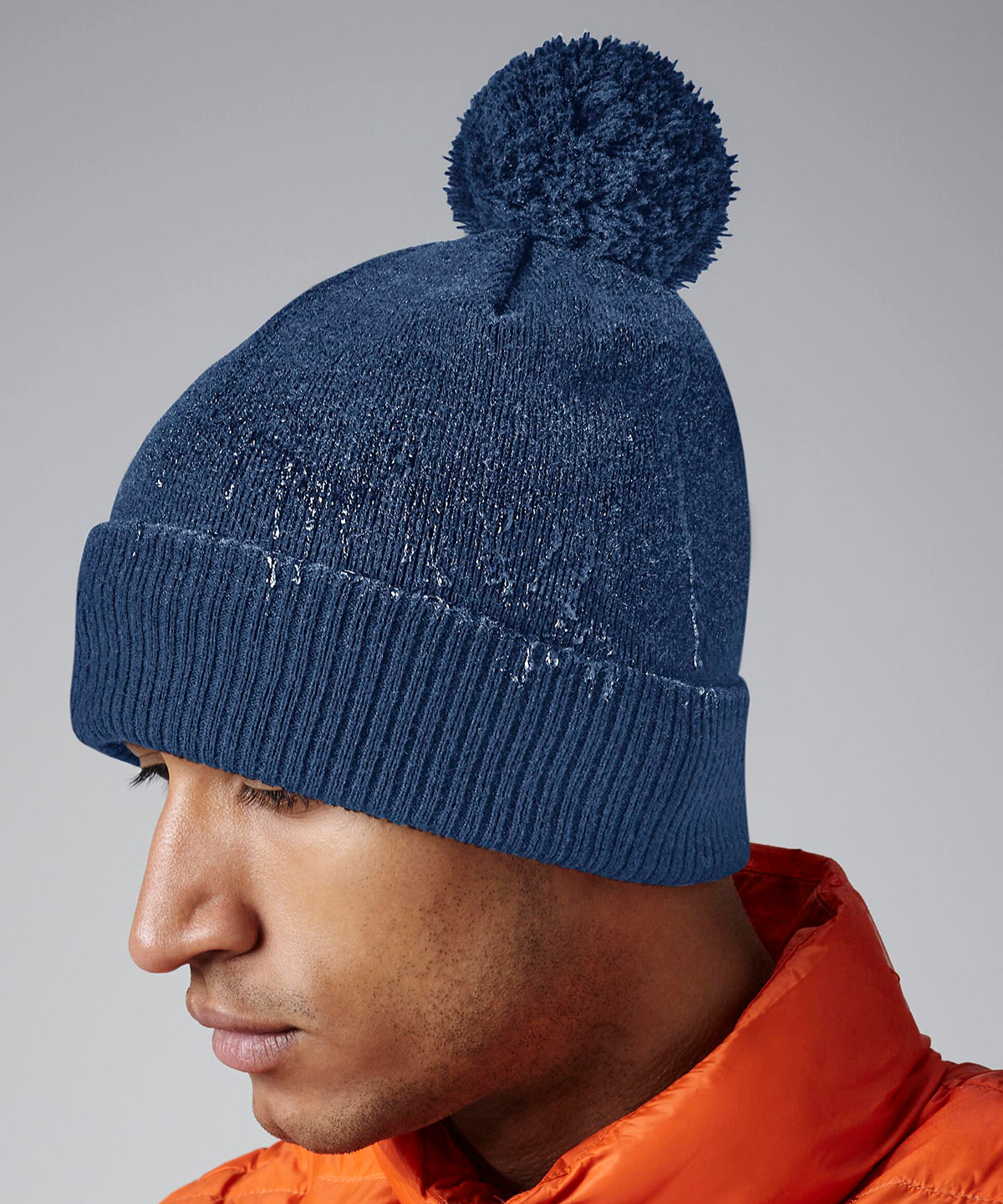 Beechfield Water-repellent thermal Snowstar beanie, lifestyle photo