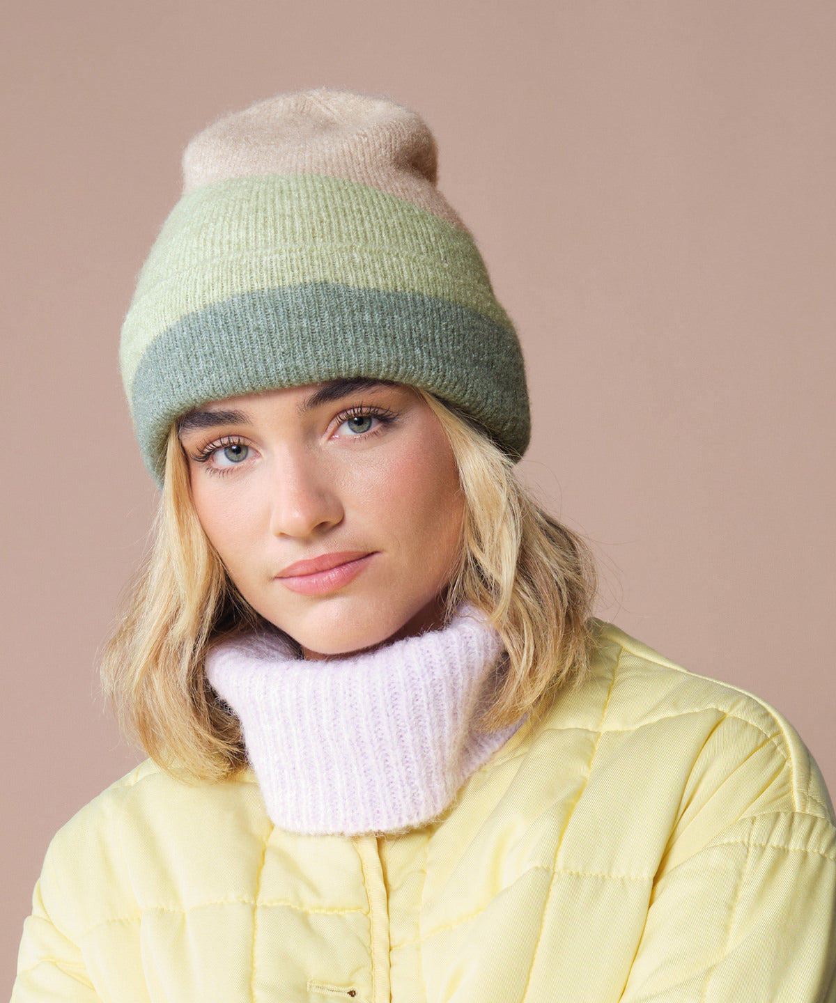 Beechfield Soft wave beanie, lifestyle photo