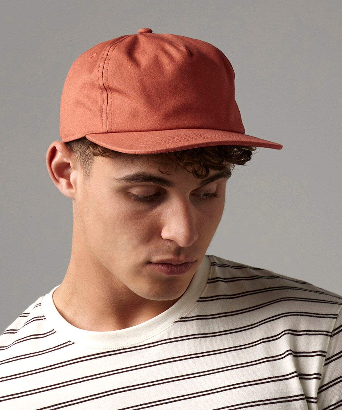 Beechfield Organic cotton unstructured 5-panel cap, lifestyle photo