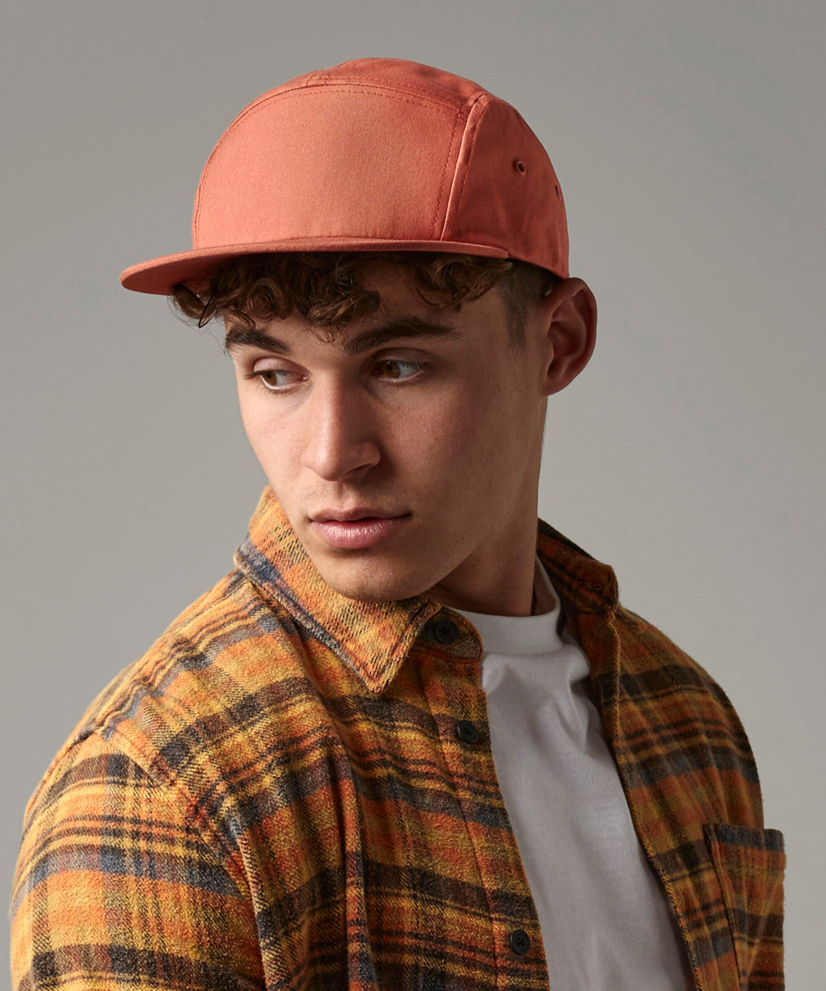 Beechfield Canvas 5-panel camper cap, lifestyle photo