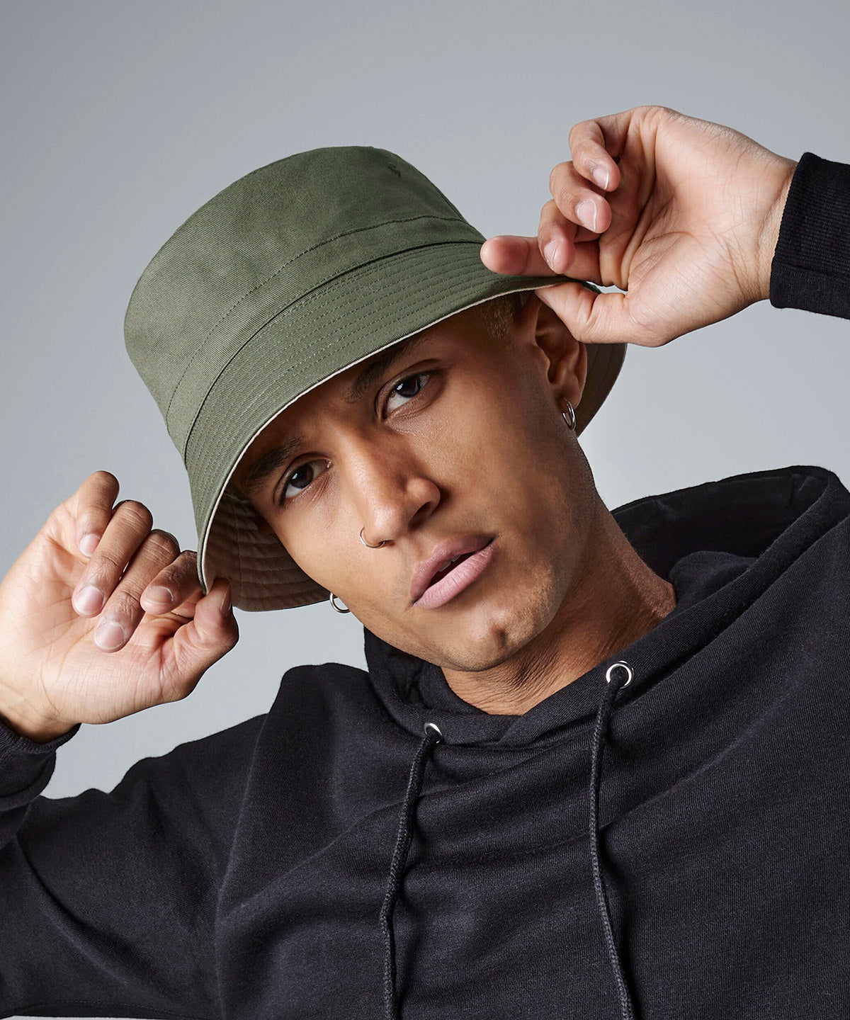 Beechfield Reversible bucket hat, lifestyle photo