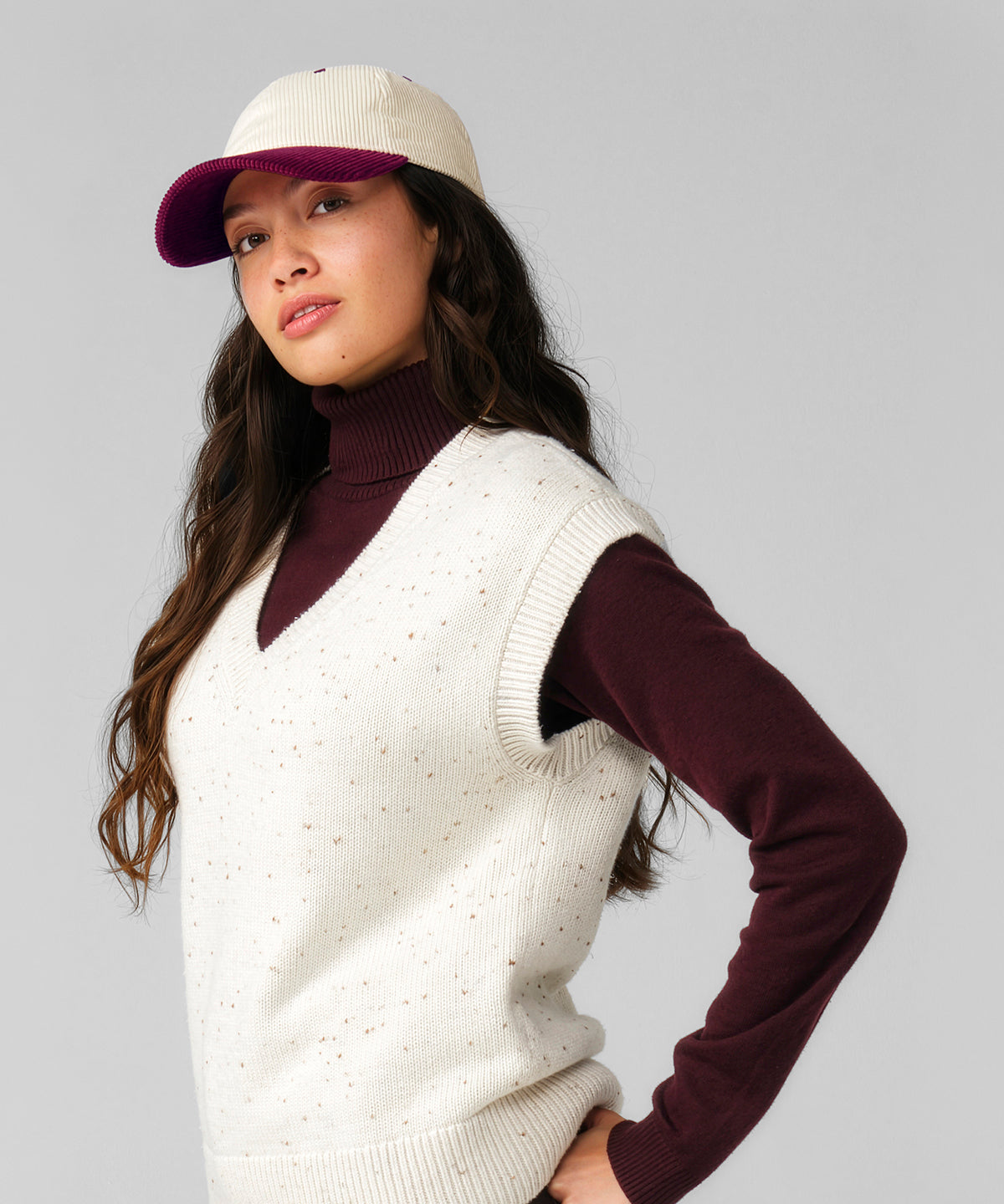 Beechfield Contrast peak corduroy cap, lifestyle photo