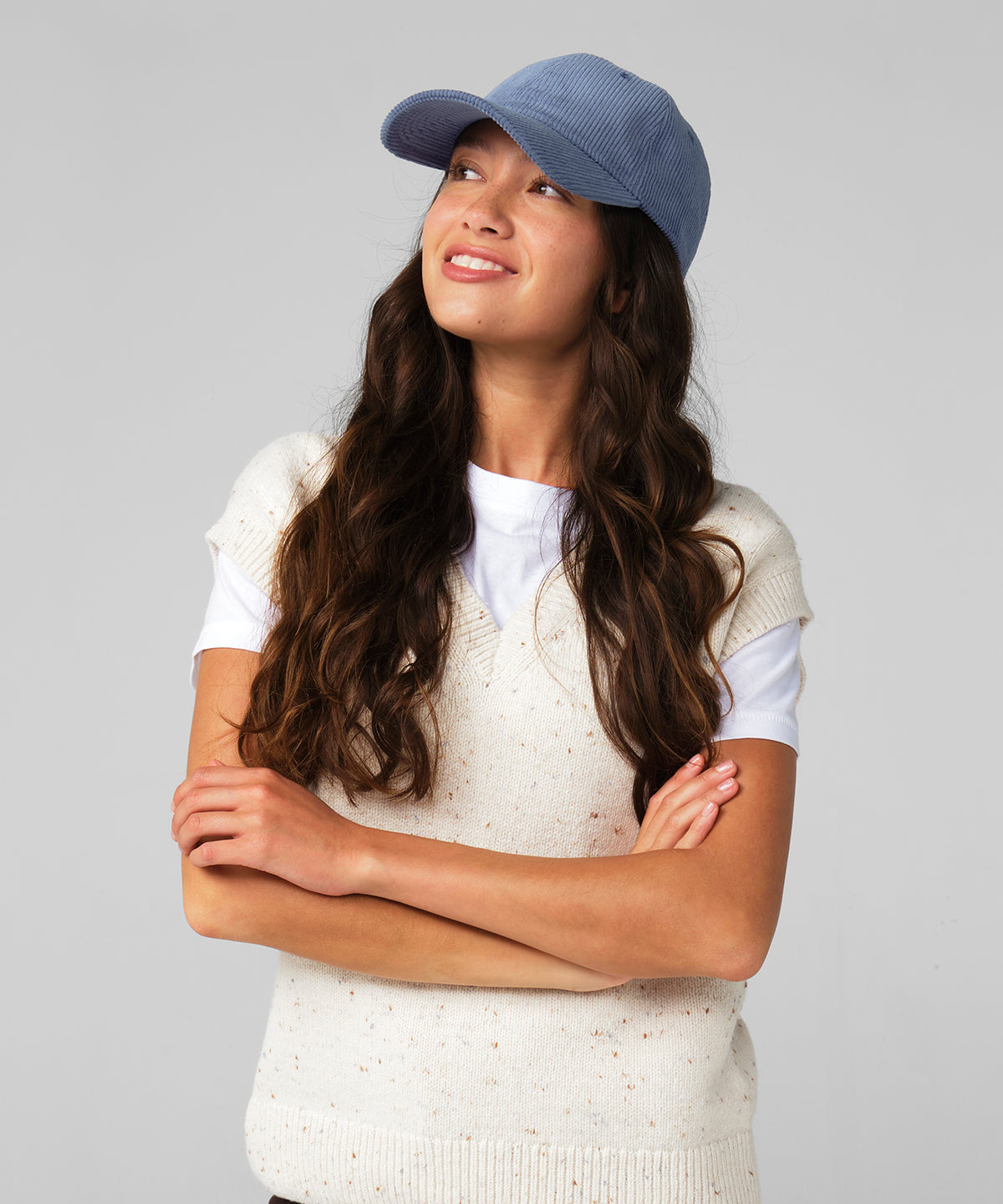 Beechfield Corduroy dad cap, lifestyle photo