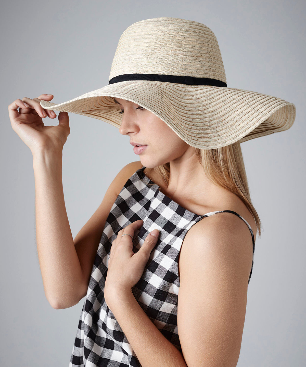 Beechfield Marbella wide-brimmed sun hat in Natural, lifestyle photo