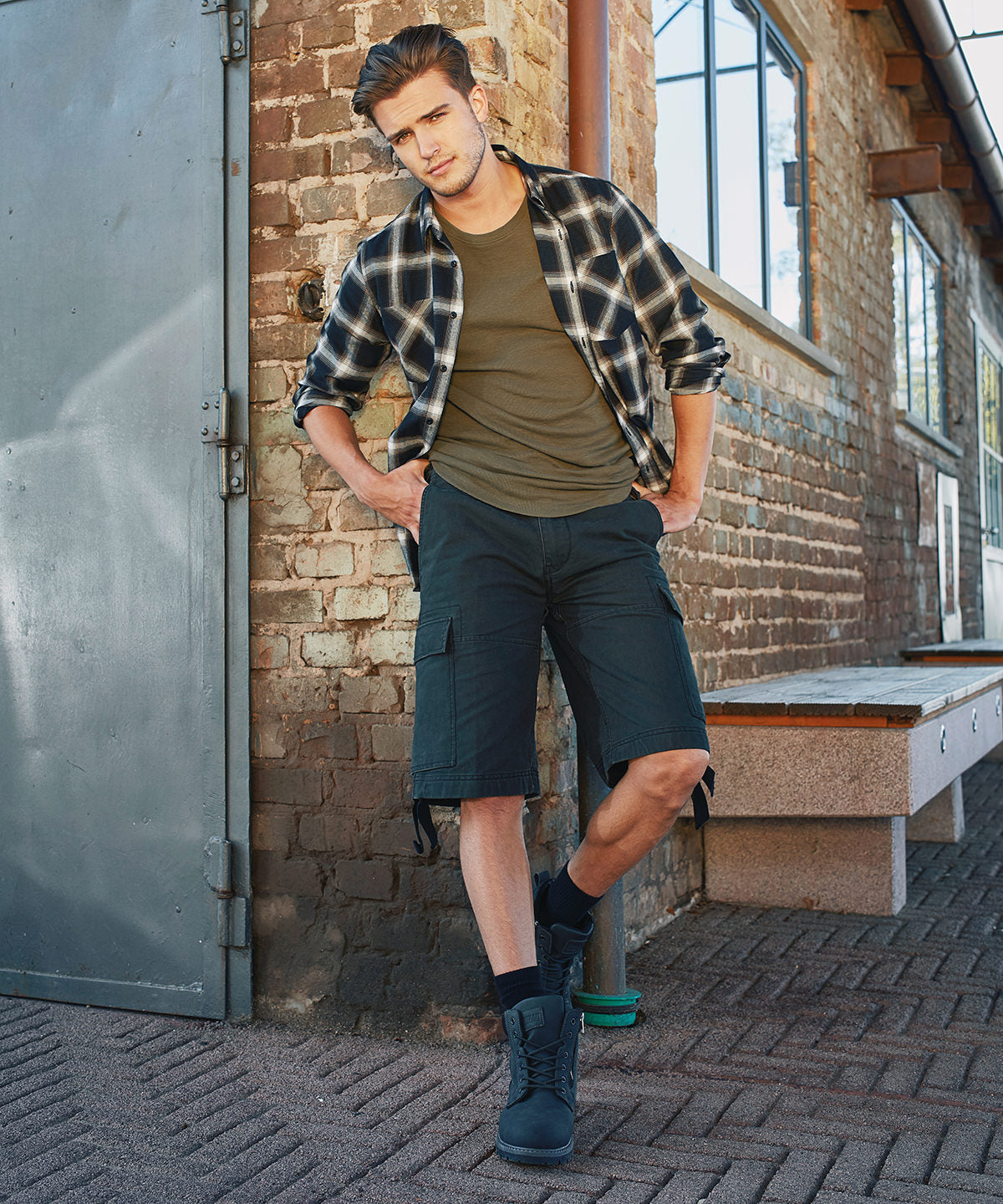 Build Your Brandit Vintage shorts, lifestyle photo