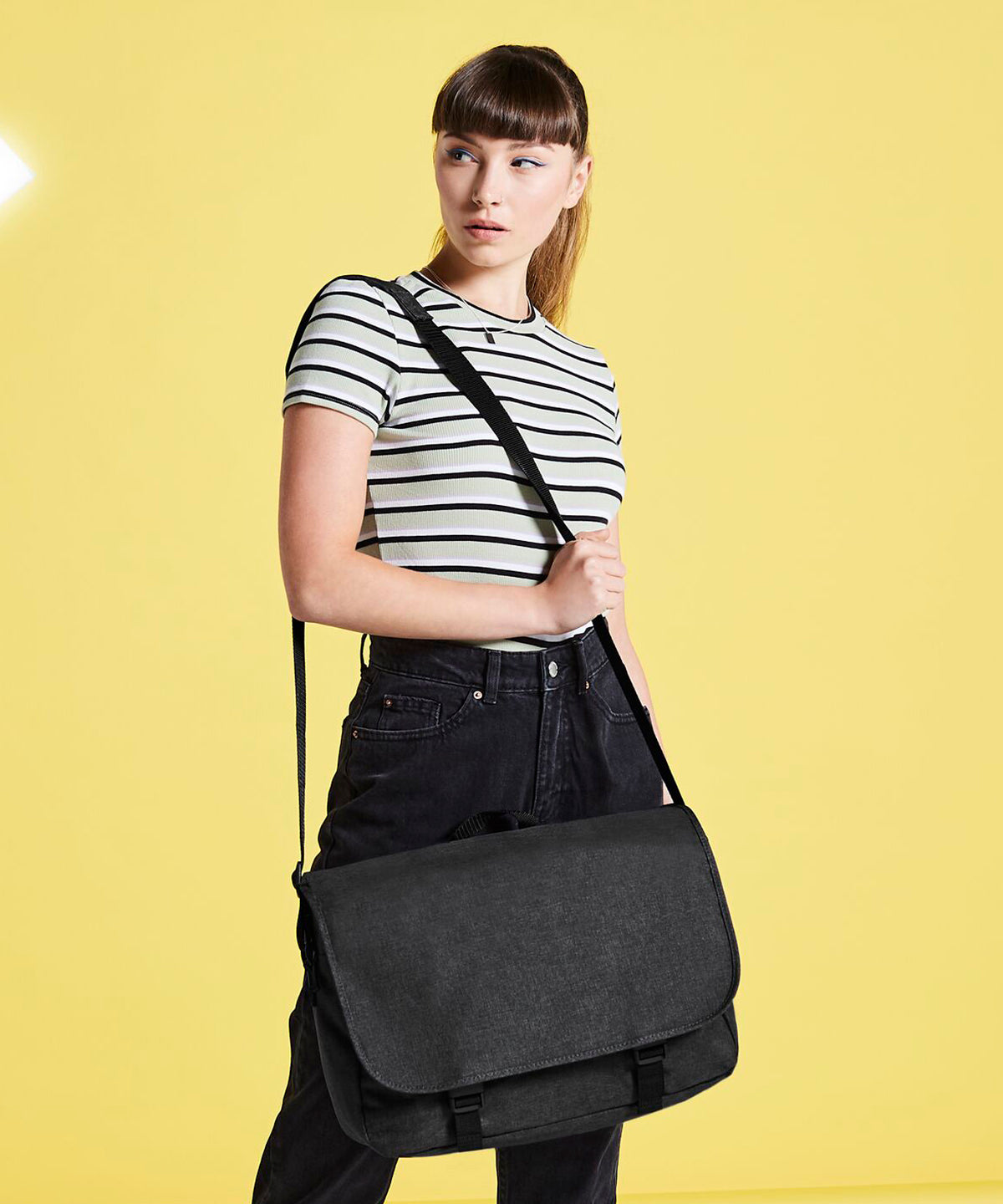 Bagbase Two-tone digital messenger, lifestyle photo