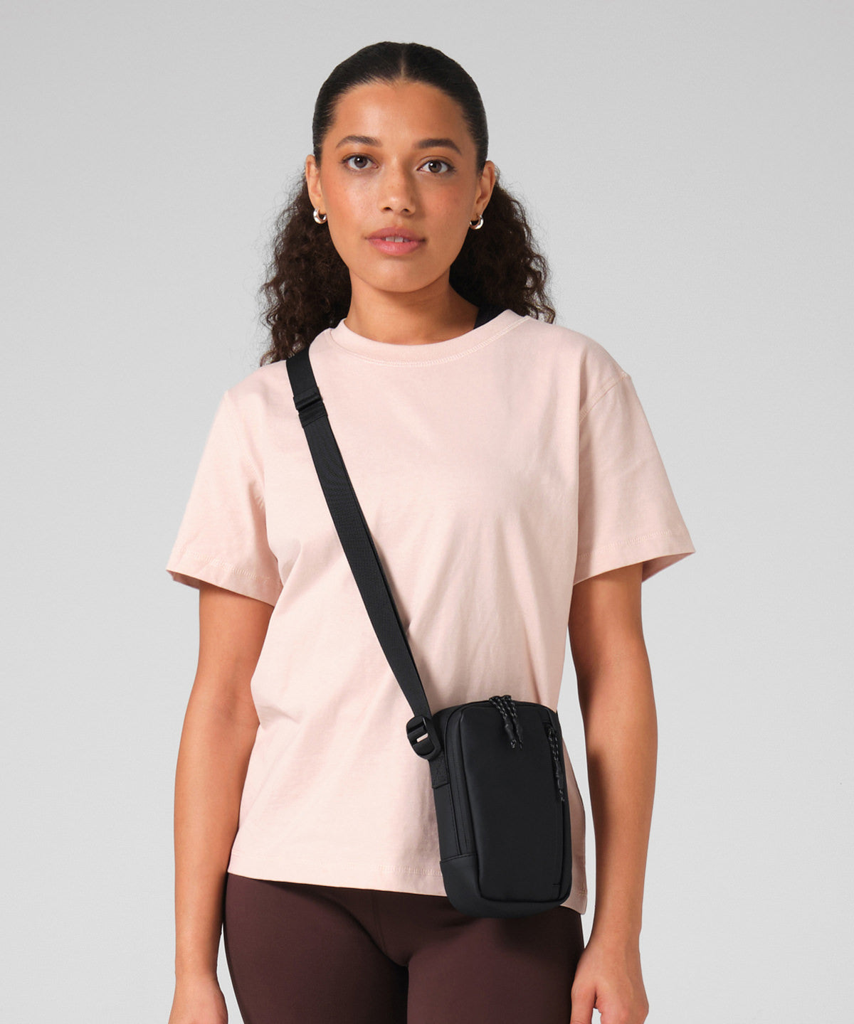 Bagbase Athlux shoulder bag, lifestyle photo