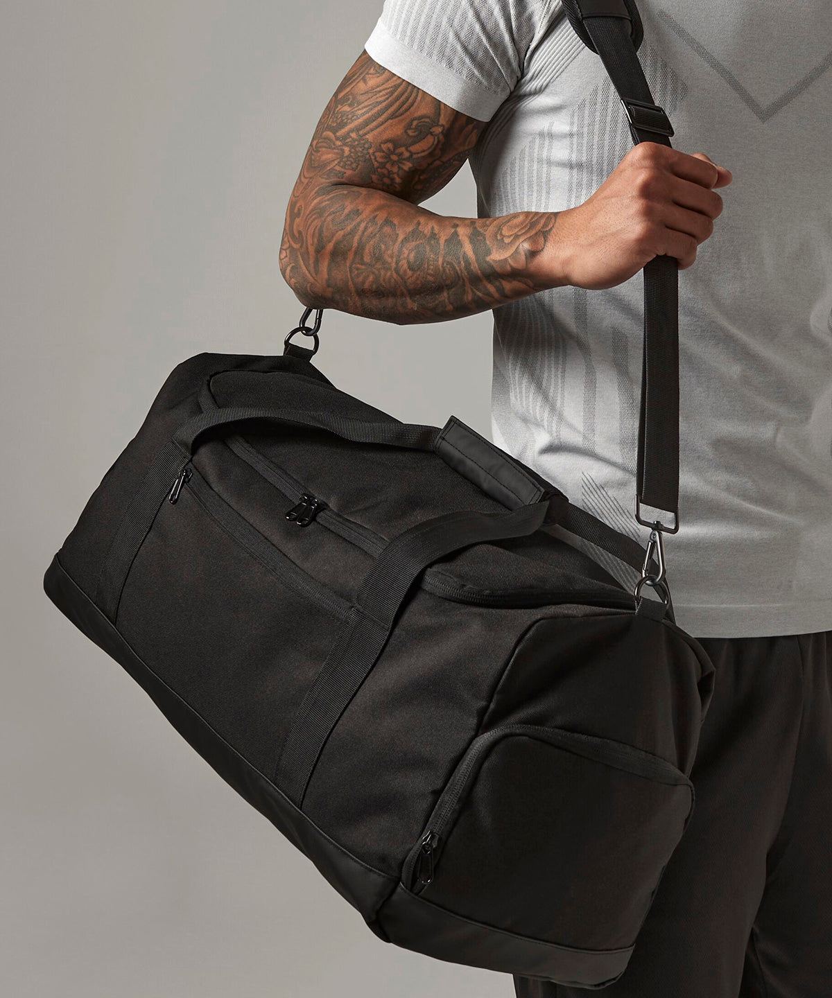 Bagbase Medium training holdall, lifestyle photo