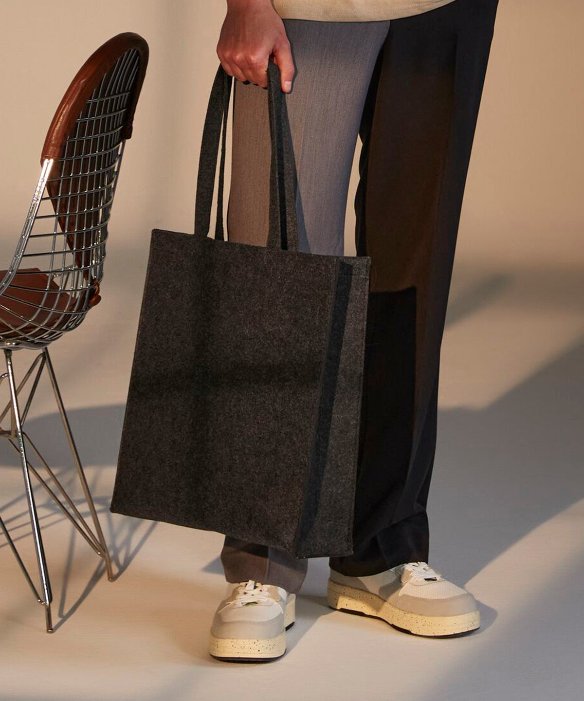 Bagbase Felt tote bag, lifestyle photo