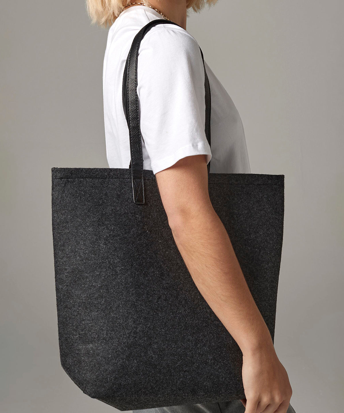 Bagbase Premium felt tote, lifestyle photo