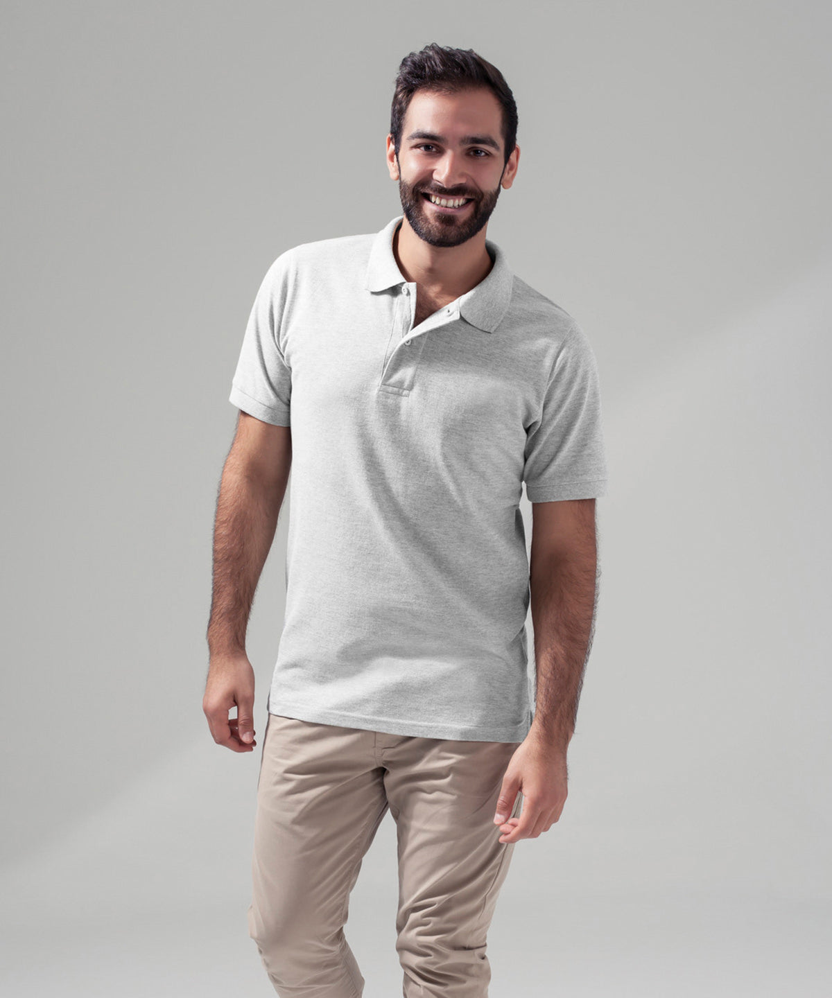 Build Your Brand Piqué polo shirt, lifestyle photo