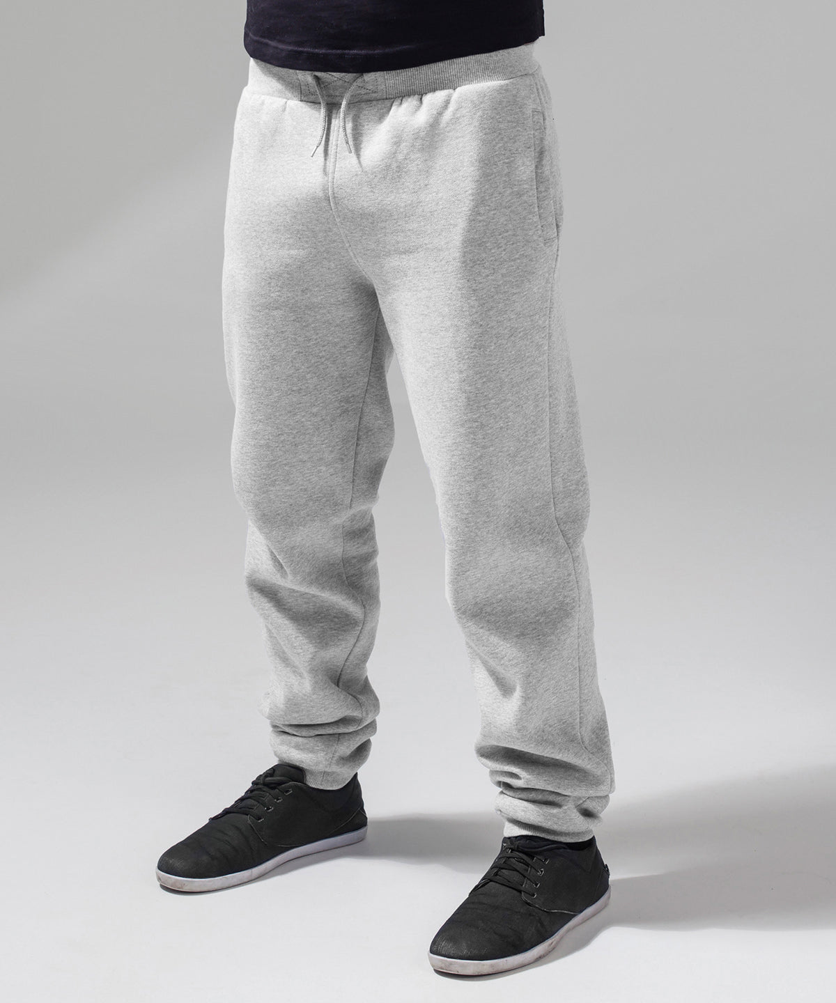 Build Your Brand Heavy sweatpants, lifestyle photo