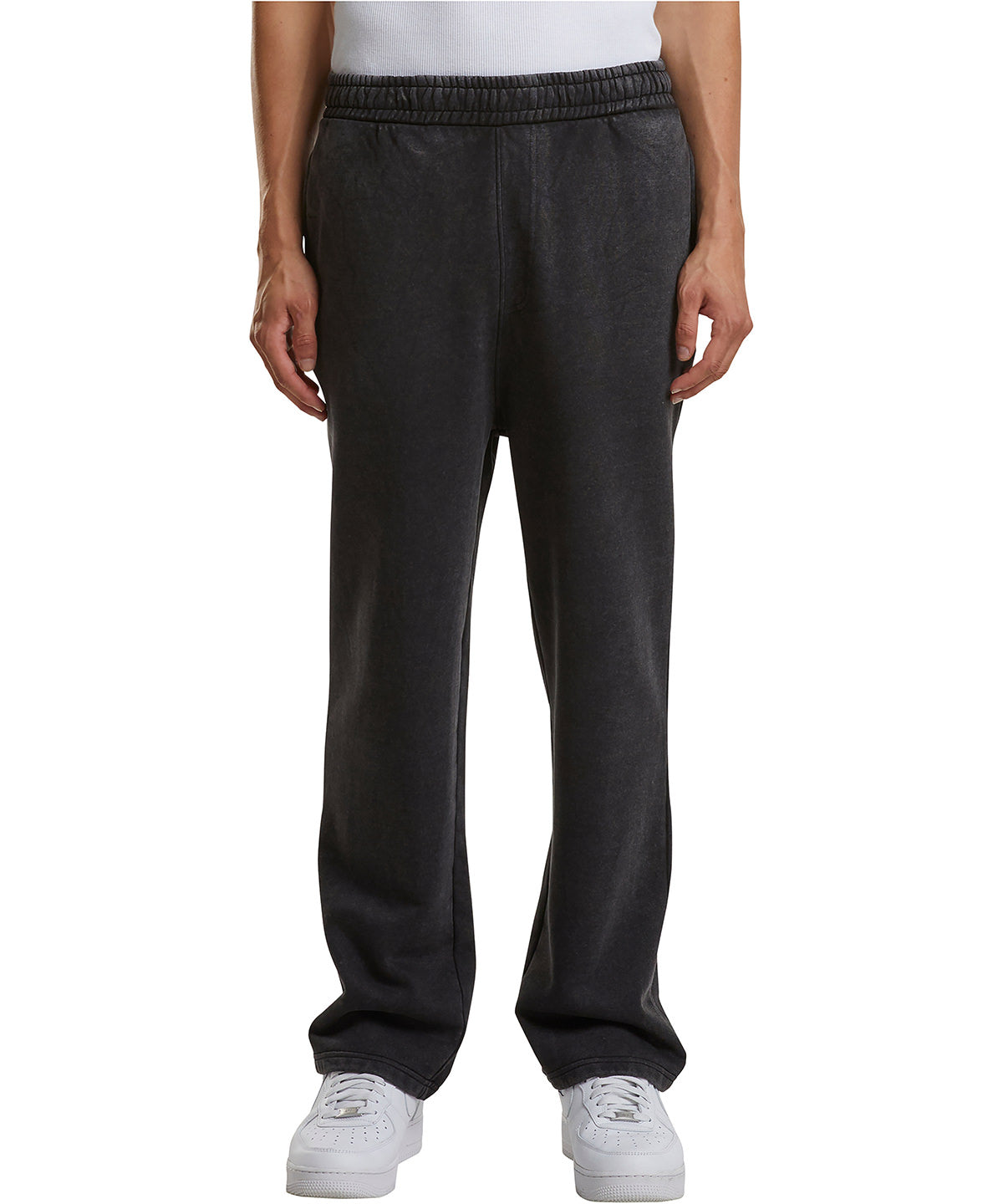 Build Your Brand Vintage heavy trackpants, lifestyle photo