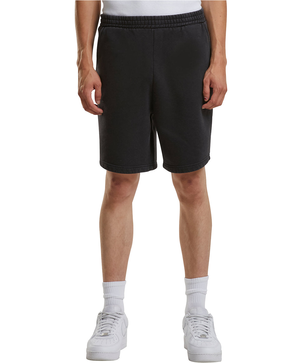 Build Your Brand Vintage heavy sweatshorts, lifestyle photo