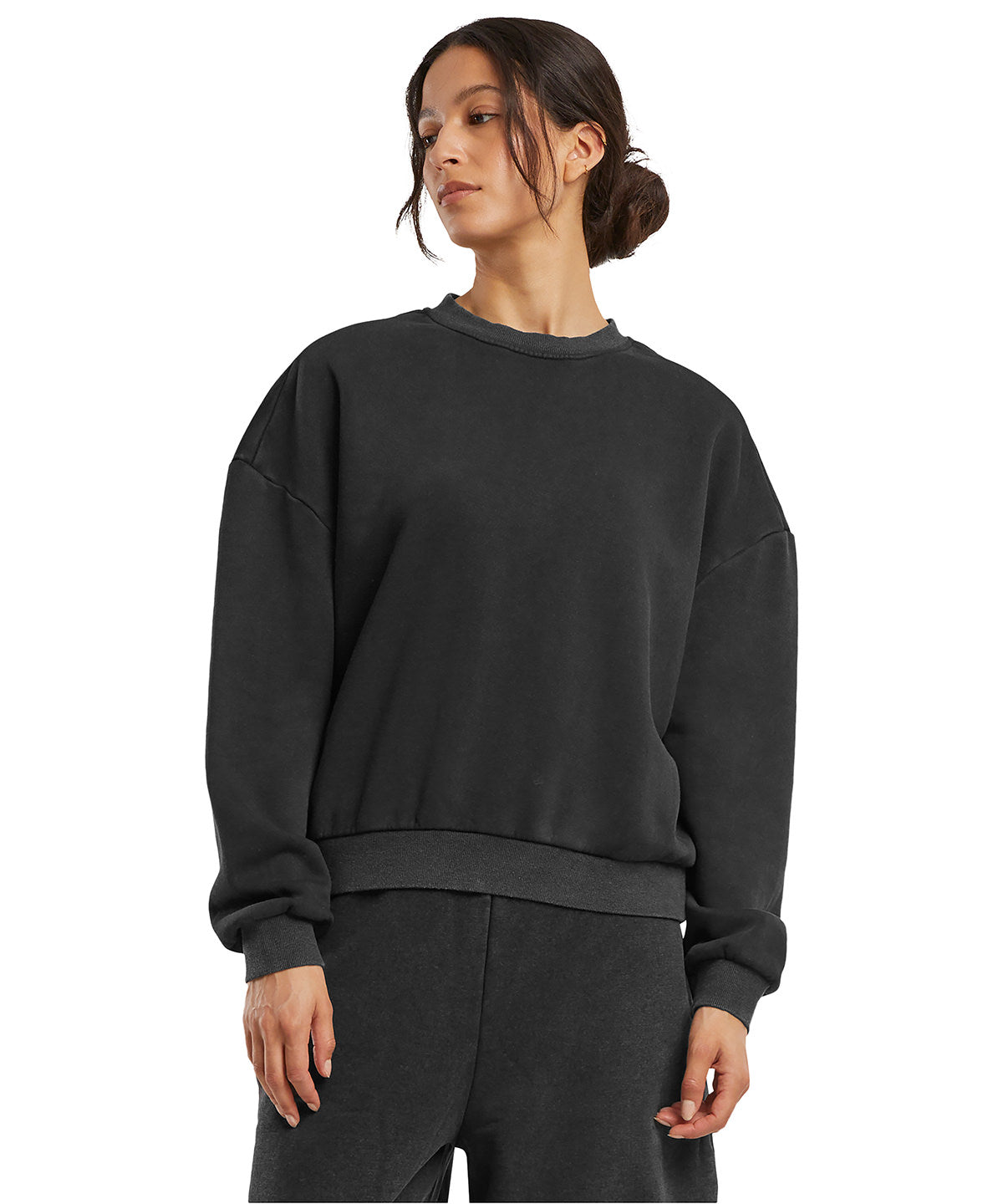 Build Your Brand Women’s vintage heavy crew neck, lifestyle photo