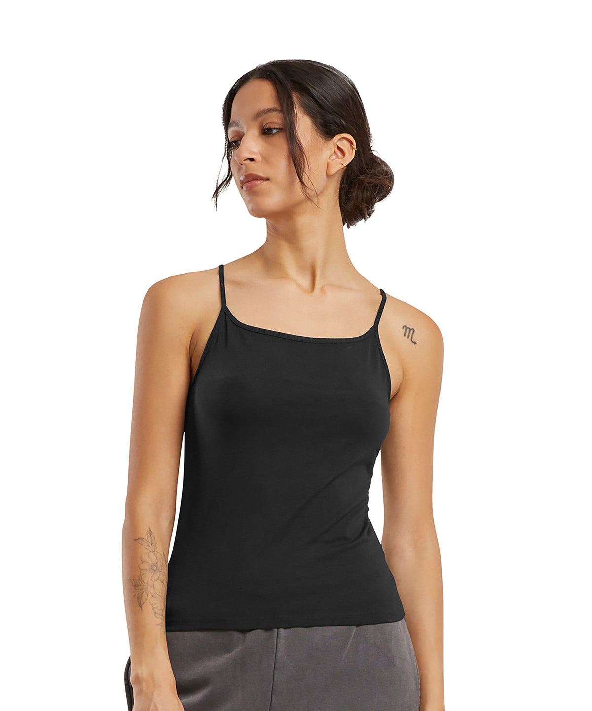 Build Your Brand Women’s stretch Jersey short slim top, lifestyle photo