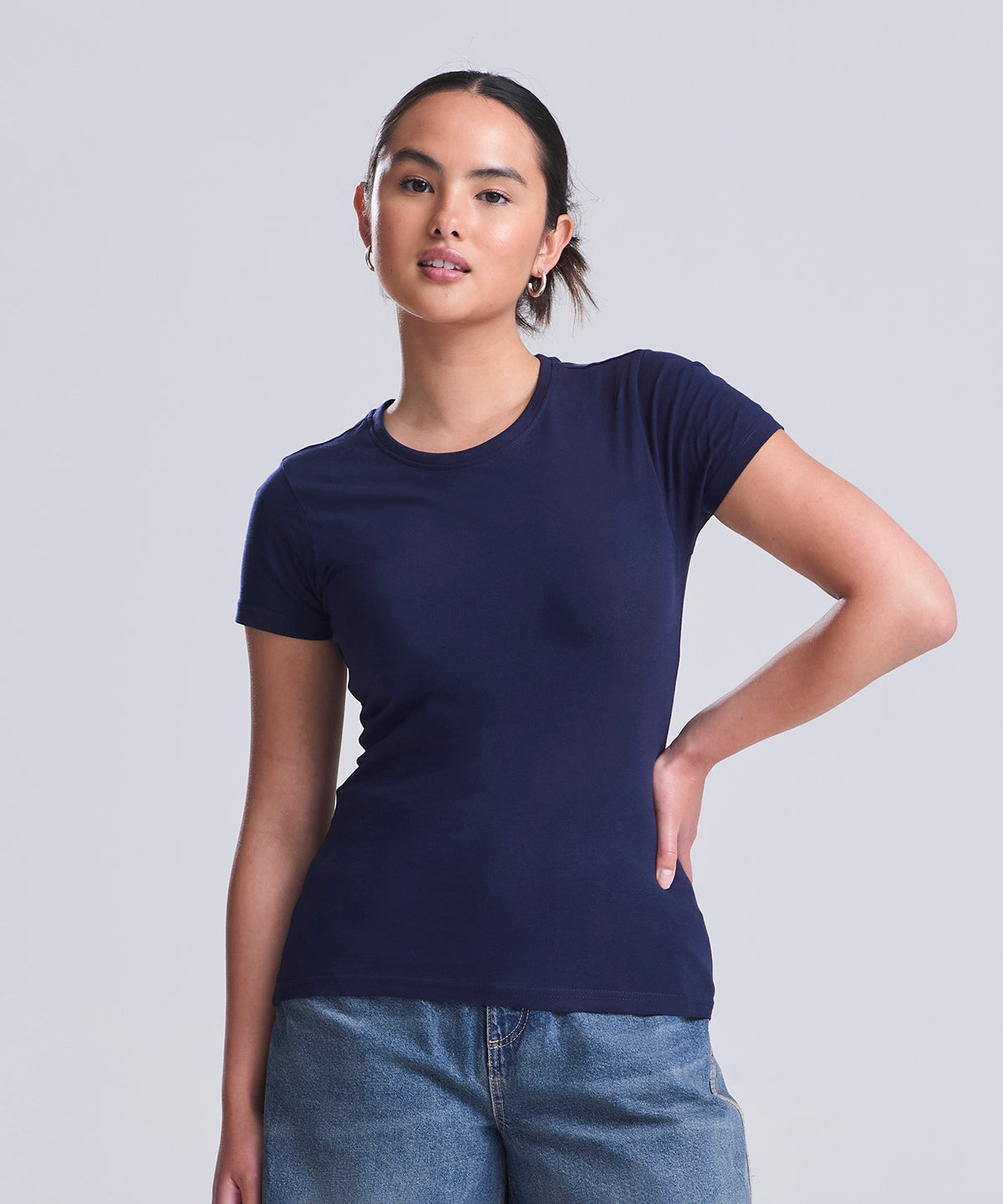 AWDis Ecologie Women's Cascade organic tee, lifestyle photo