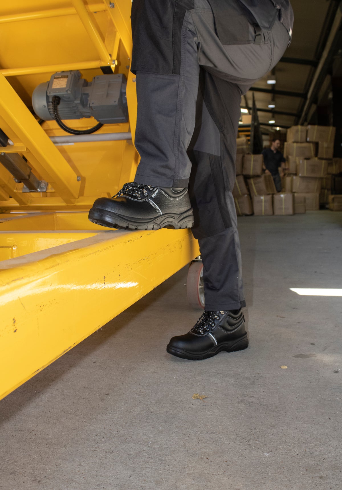Fort FF107 Workforce Safety Boot in Black, image 3