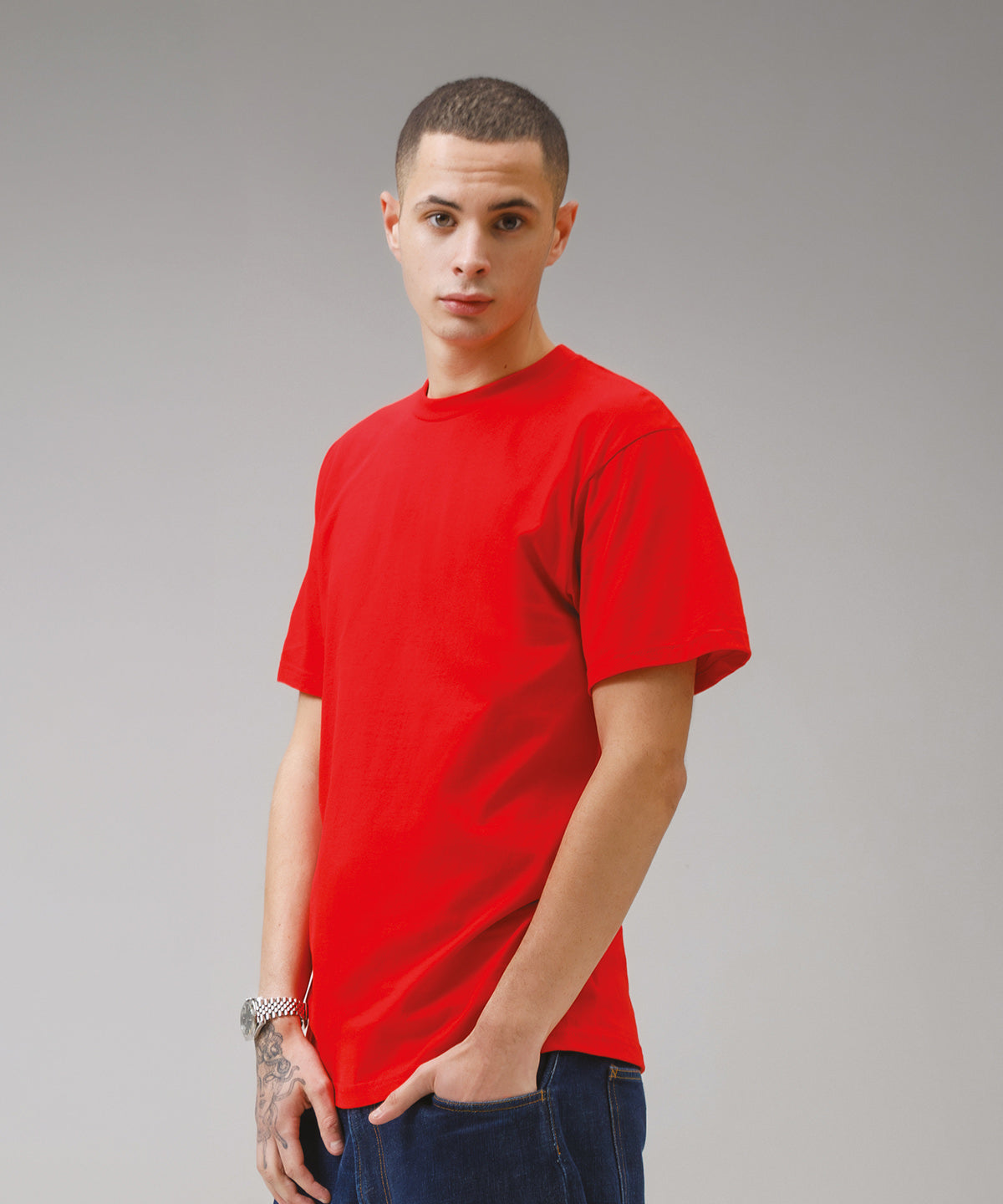 Gildan Softstyle midweight adult t-shirt, lifestyle photo