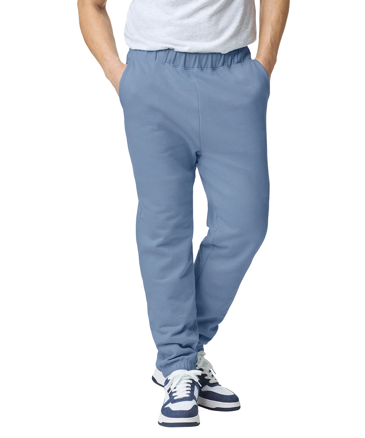 Gildan Softstyle midweight adult pocket sweatpants, lifestyle photo