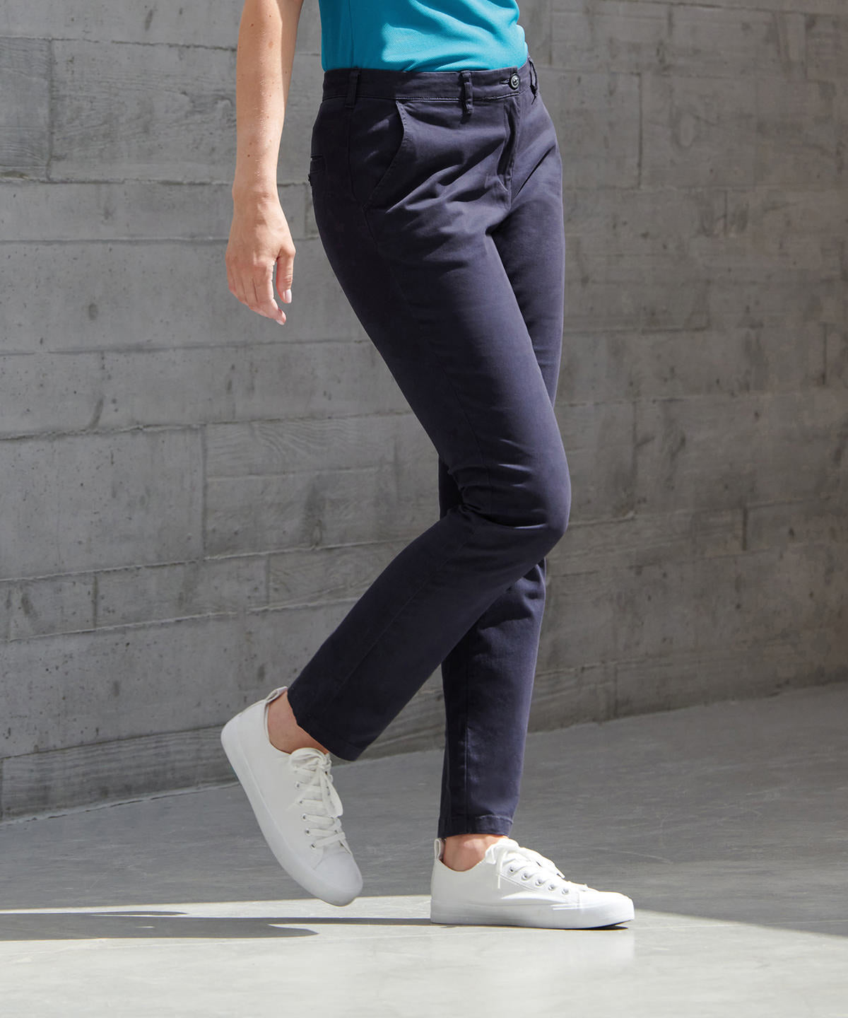 Henbury Women's stretch chinos, lifestyle photo