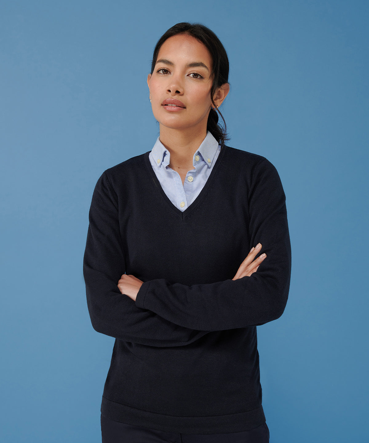 Henbury Women's 12 gauge v-neck jumper, lifestyle photo